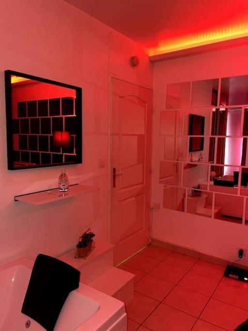 Jeu De Regards - Jacuzzi/Balneo Apartment Courcouronnes Ngoại thất bức ảnh